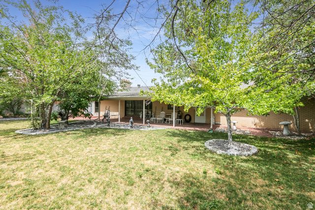 3704 E BRIGHTON POINT DR, Cottonwood Heights, UT 84121