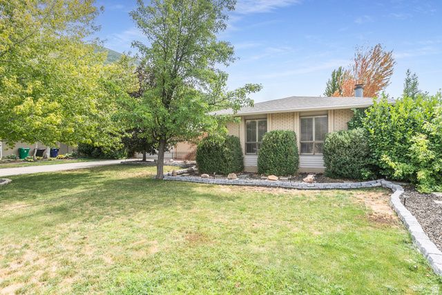3704 E BRIGHTON POINT DR, Cottonwood Heights, UT 84121