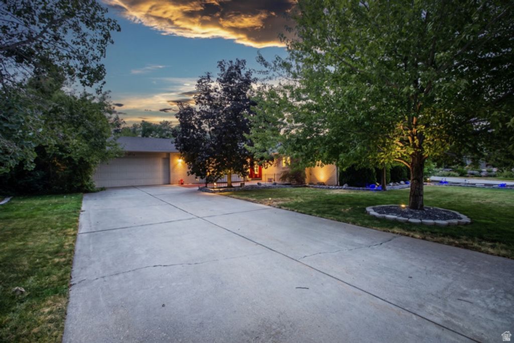3704 E BRIGHTON POINT DR, Cottonwood Heights, UT 84121 — exterior