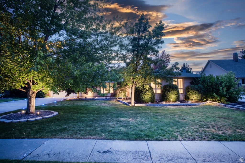 3704 E BRIGHTON POINT DR, Cottonwood Heights, UT 84121 — photo 2