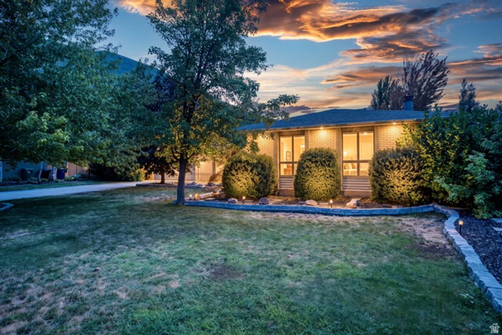 3704 E BRIGHTON POINT DR, Cottonwood Heights, UT 84121 — photo 3