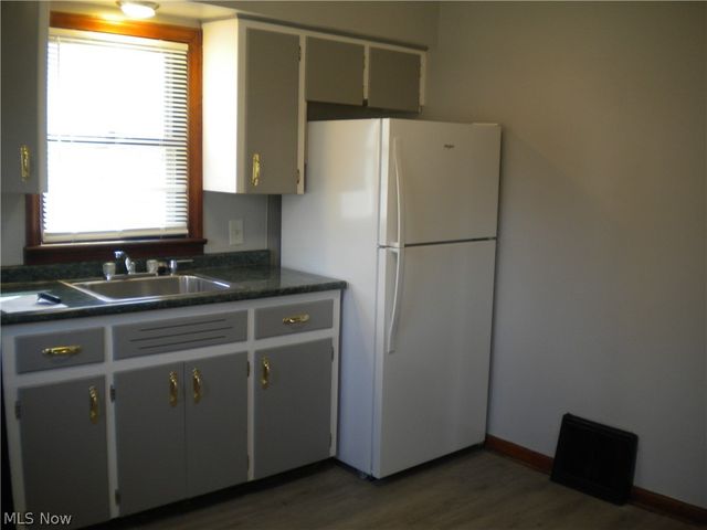 332 Lincoln Avenue, Barberton, OH 44203