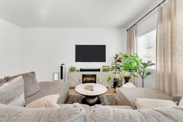 504 Winter Sky Drive, Reno, NV 89506