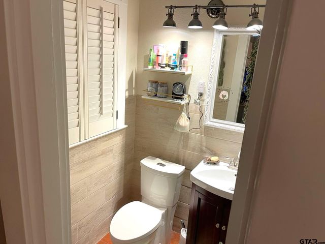 220 Sycamore, Rusk, TX 75785