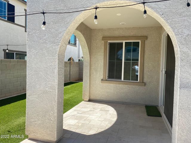 823 W Gail Drive, Chandler, AZ 85225