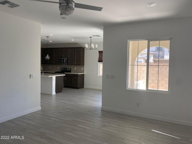 823 W Gail Drive, Chandler, AZ 85225