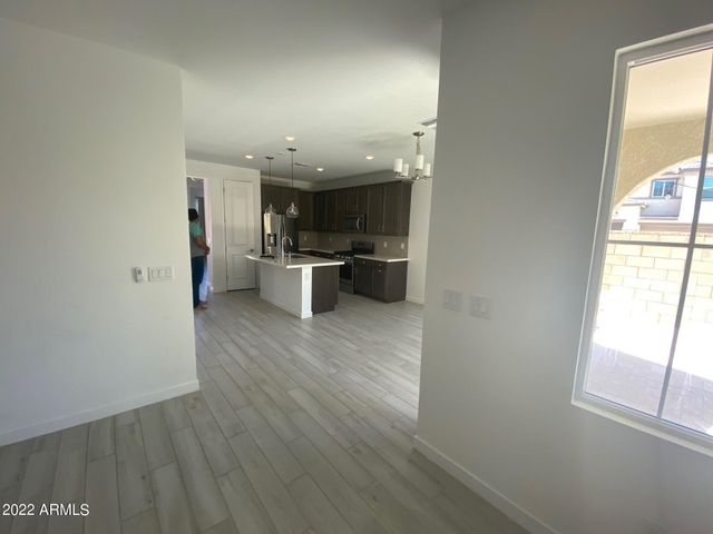 823 W Gail Drive, Chandler, AZ 85225