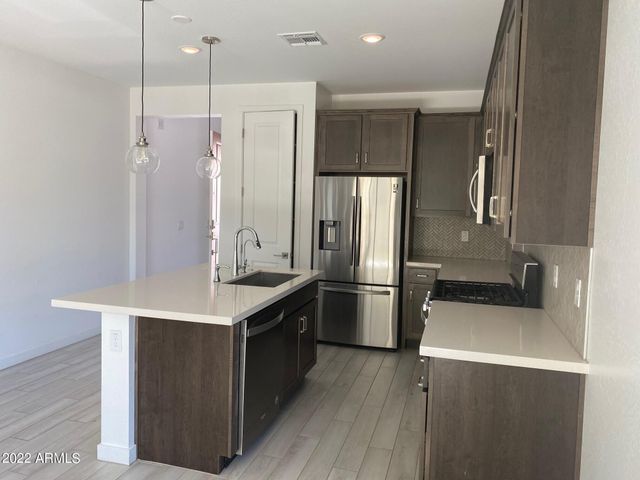 823 W Gail Drive, Chandler, AZ 85225