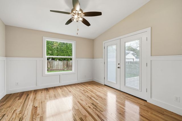 23 Gilman St, Springfield, MA 01118