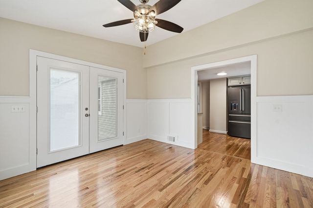 23 Gilman St, Springfield, MA 01118