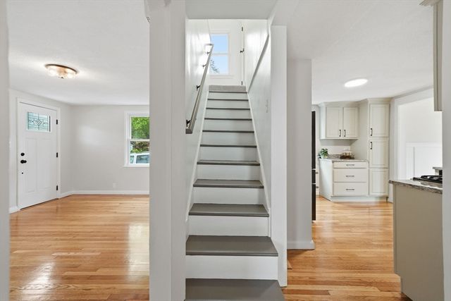 23 Gilman St, Springfield, MA 01118