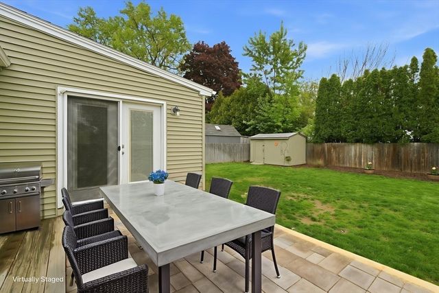 23 Gilman St, Springfield, MA 01118