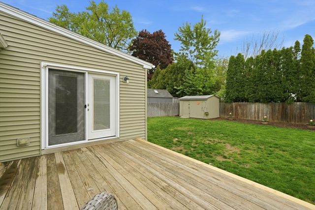 23 Gilman St, Springfield, MA 01118