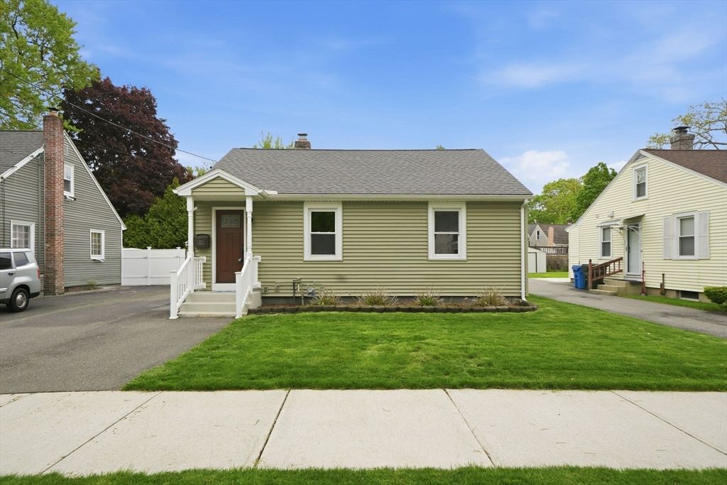 23 Gilman St, Springfield, MA 01118