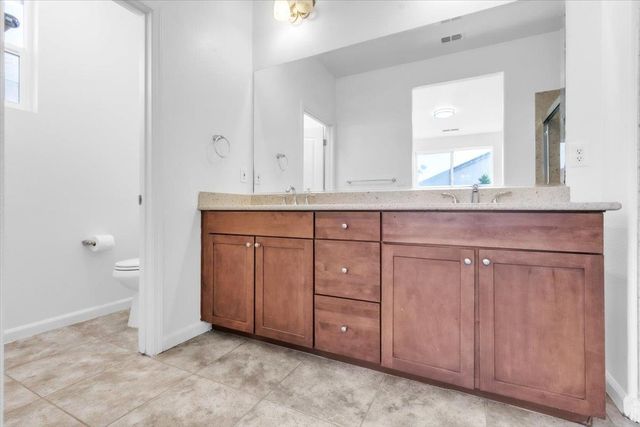 9568 Gardella Way, Sacramento, CA 95829