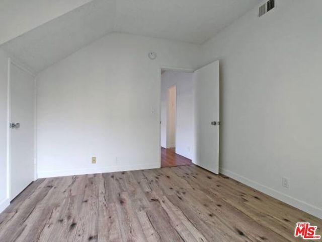 4407 AMBROSE Avenue 106, Los Angeles, CA 90027
