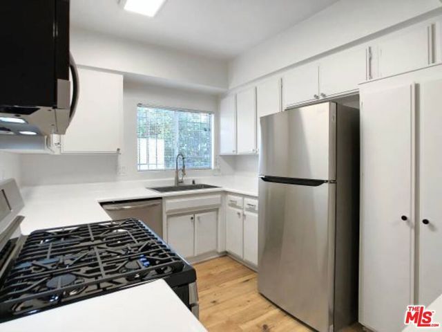 4407 AMBROSE Avenue 106, Los Angeles, CA 90027