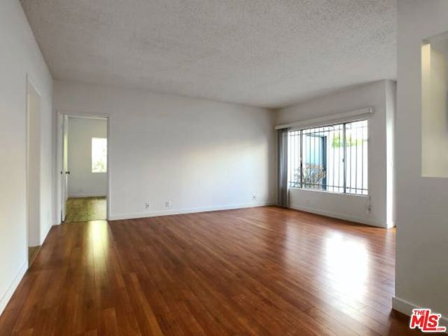 4407 AMBROSE Avenue 106, Los Angeles, CA 90027