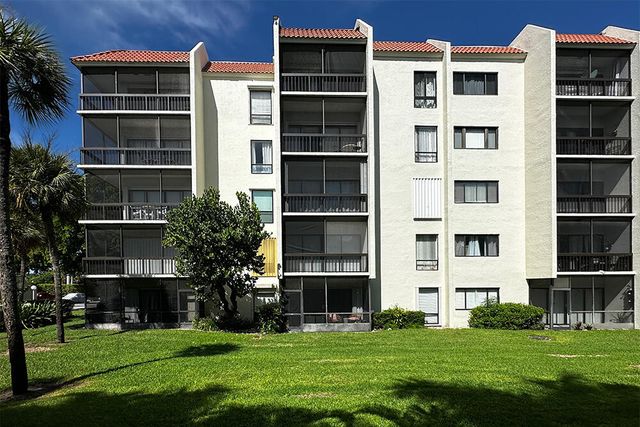 3000 Presidential Way Apt 106, West Palm Beach, FL 33401