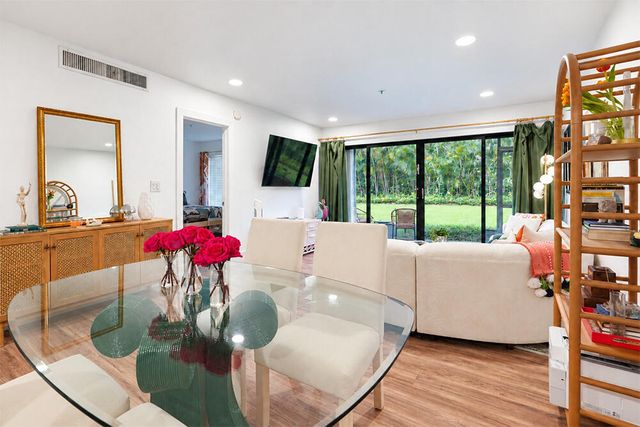 3000 Presidential Way Apt 106, West Palm Beach, FL 33401