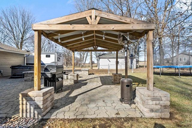 5980 N Lilly Lane, Milton, WI 53563