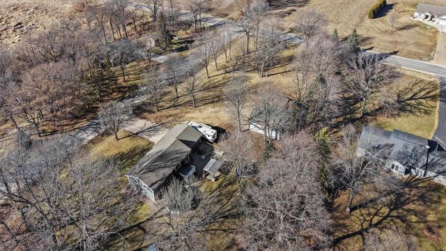 5980 N Lilly Lane, Milton, WI 53563