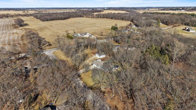5980 N Lilly Lane, Milton, WI 53563