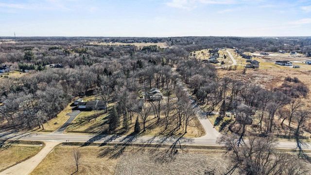5980 N Lilly Lane, Milton, WI 53563