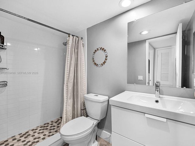 400 SE 10th Street 303, Deerfield Beach, FL 33441