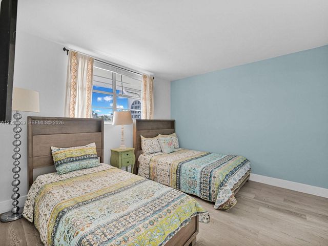 400 SE 10th Street 303, Deerfield Beach, FL 33441