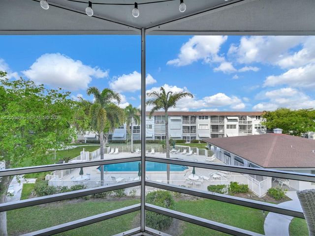 400 SE 10th Street 303, Deerfield Beach, FL 33441