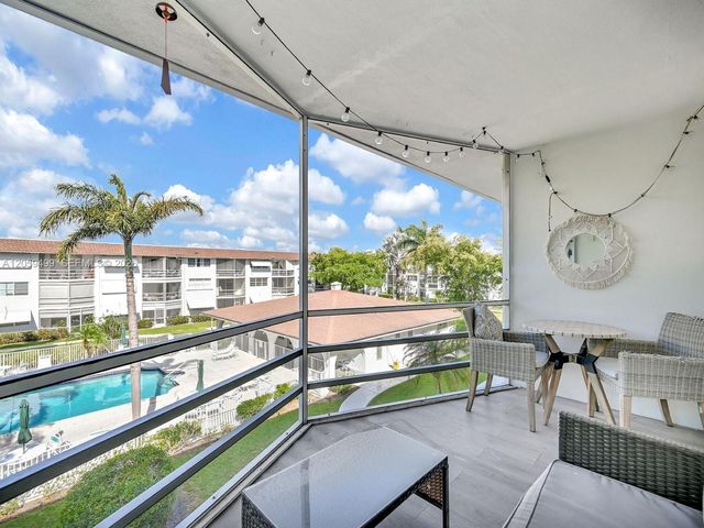 400 SE 10th Street 303, Deerfield Beach, FL 33441