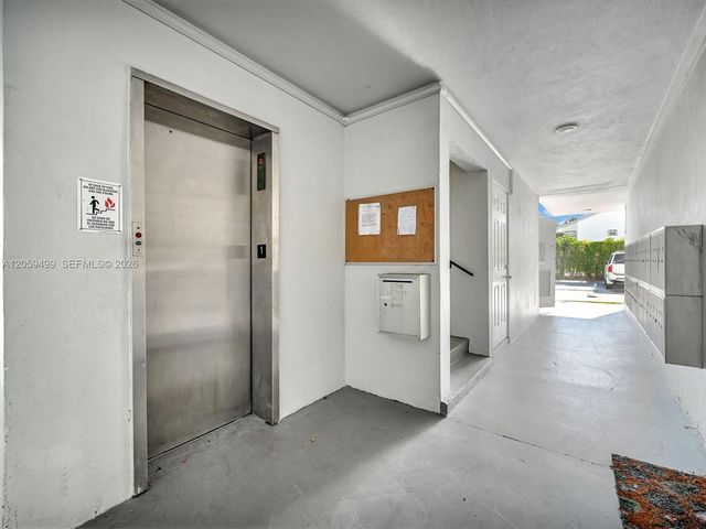 400 SE 10th Street 303, Deerfield Beach, FL 33441