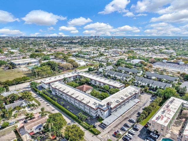 400 SE 10th Street 303, Deerfield Beach, FL 33441