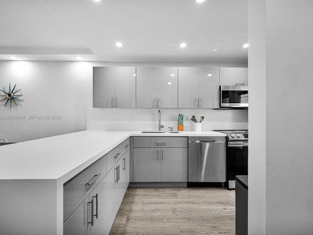 400 SE 10th Street 303, Deerfield Beach, FL 33441