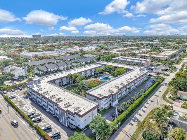 400 SE 10th Street 303, Deerfield Beach, FL 33441