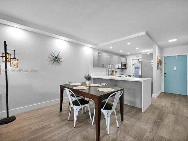 400 SE 10th Street 303, Deerfield Beach, FL 33441