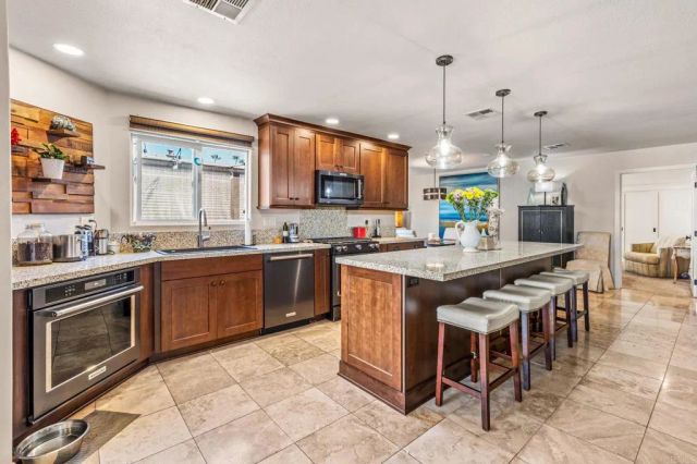7302 Santa Barbara 323, Carlsbad, CA 92011