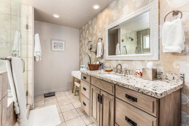 7302 Santa Barbara 323, Carlsbad, CA 92011