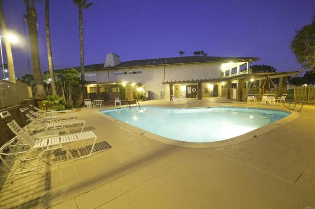 7302 Santa Barbara 323, Carlsbad, CA 92011