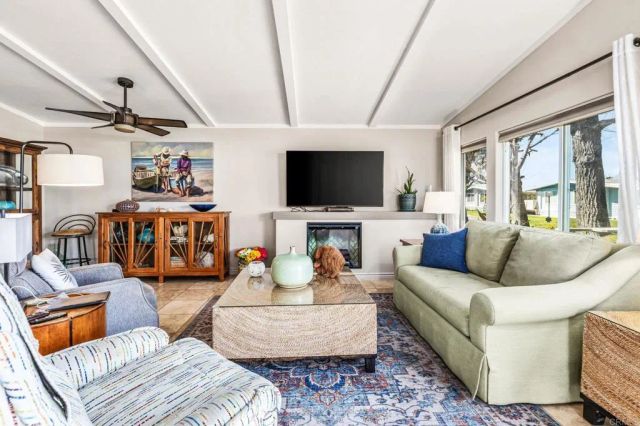 7302 Santa Barbara 323, Carlsbad, CA 92011