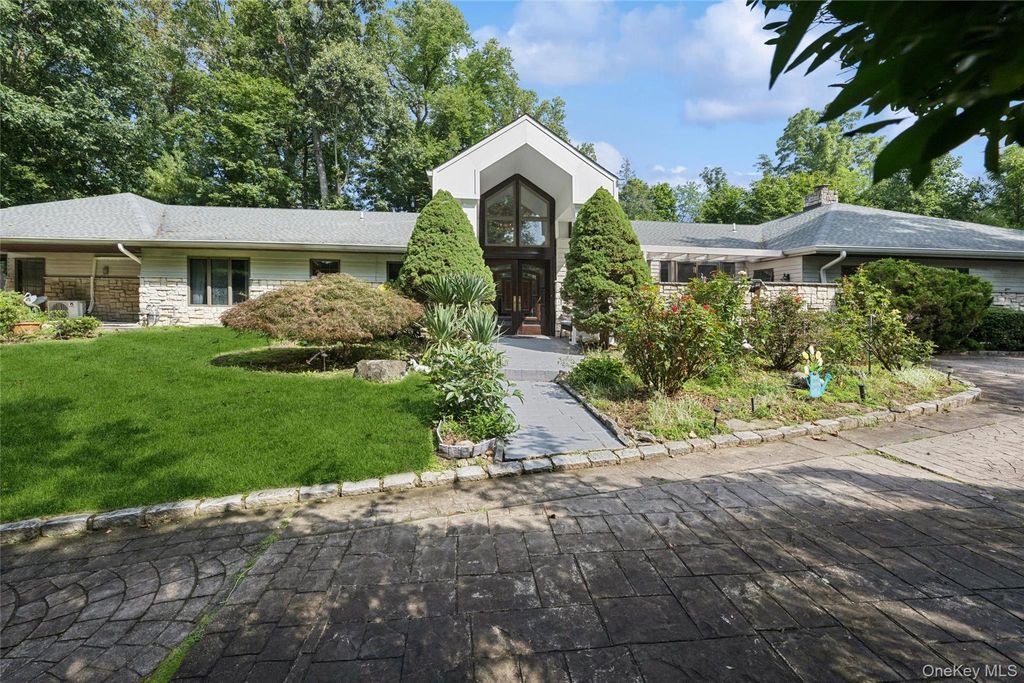 1 Engineers Road, Roslyn, NY 11576 — exterior