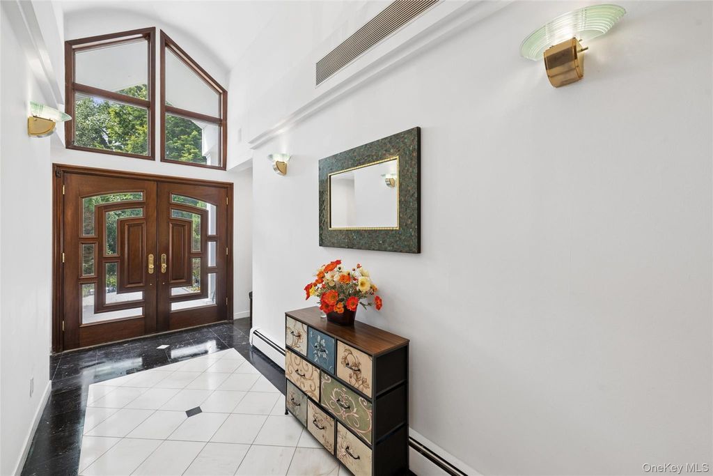 1 Engineers Road, Roslyn, NY 11576 — photo 4