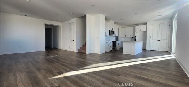 6356 Bassets Street, Hesperia, CA 92345