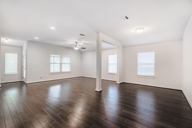 304 Hibiscus DR, Hutto, TX 78634