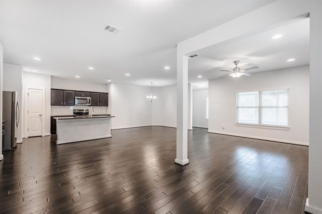 304 Hibiscus DR, Hutto, TX 78634