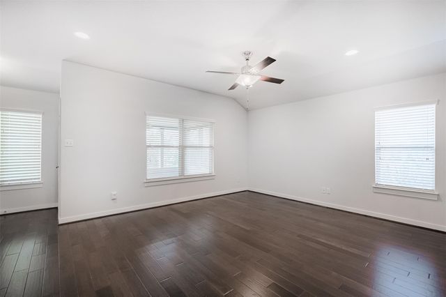 304 Hibiscus DR, Hutto, TX 78634