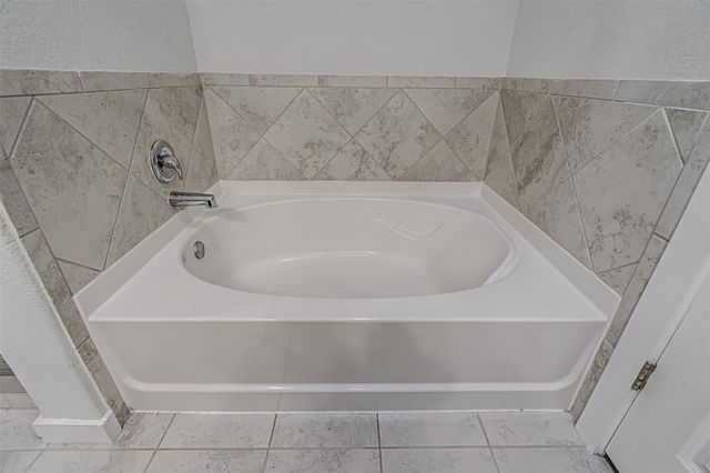 304 Hibiscus DR, Hutto, TX 78634