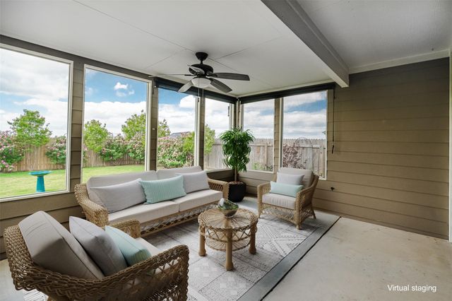 304 Hibiscus DR, Hutto, TX 78634