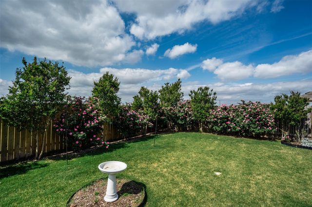 304 Hibiscus DR, Hutto, TX 78634